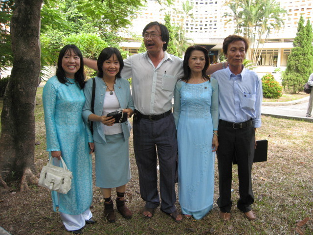 Picture 017.jpg - ... và Dư Dư K10, Trần Ngọc Tĩnh K9, Lê Thị Huệ K4 và Nguyễn Viết Dũng K5